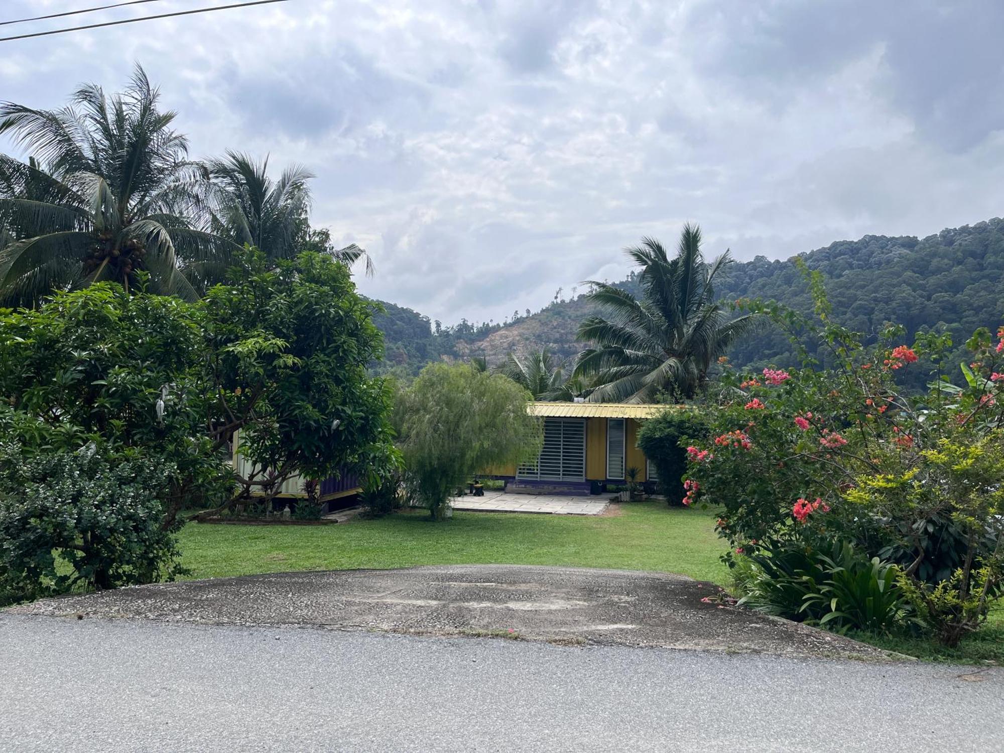 Purple Cube At Lumut Cube Homestay Kontena Ngoại thất bức ảnh