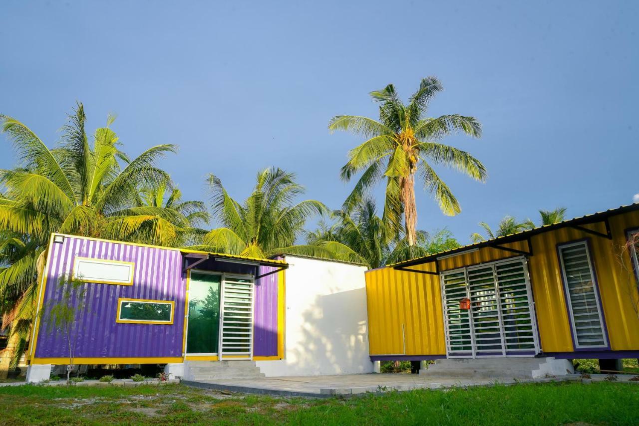Purple Cube At Lumut Cube Homestay Kontena Ngoại thất bức ảnh