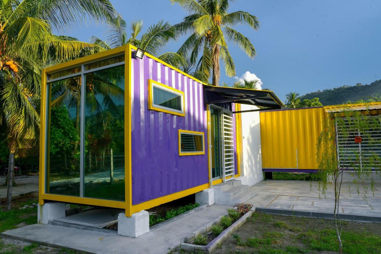 Purple Cube At Lumut Cube Homestay Kontena Ngoại thất bức ảnh