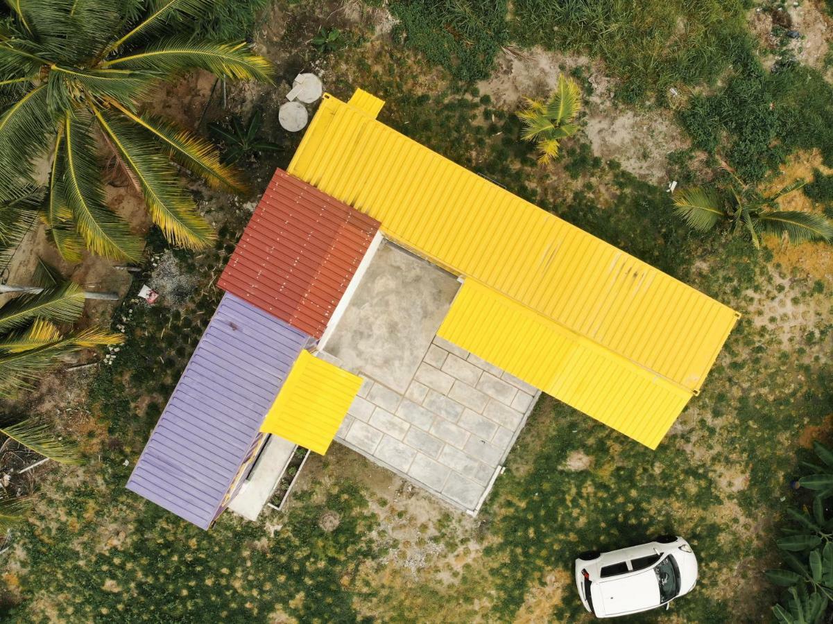 Purple Cube At Lumut Cube Homestay Kontena Ngoại thất bức ảnh