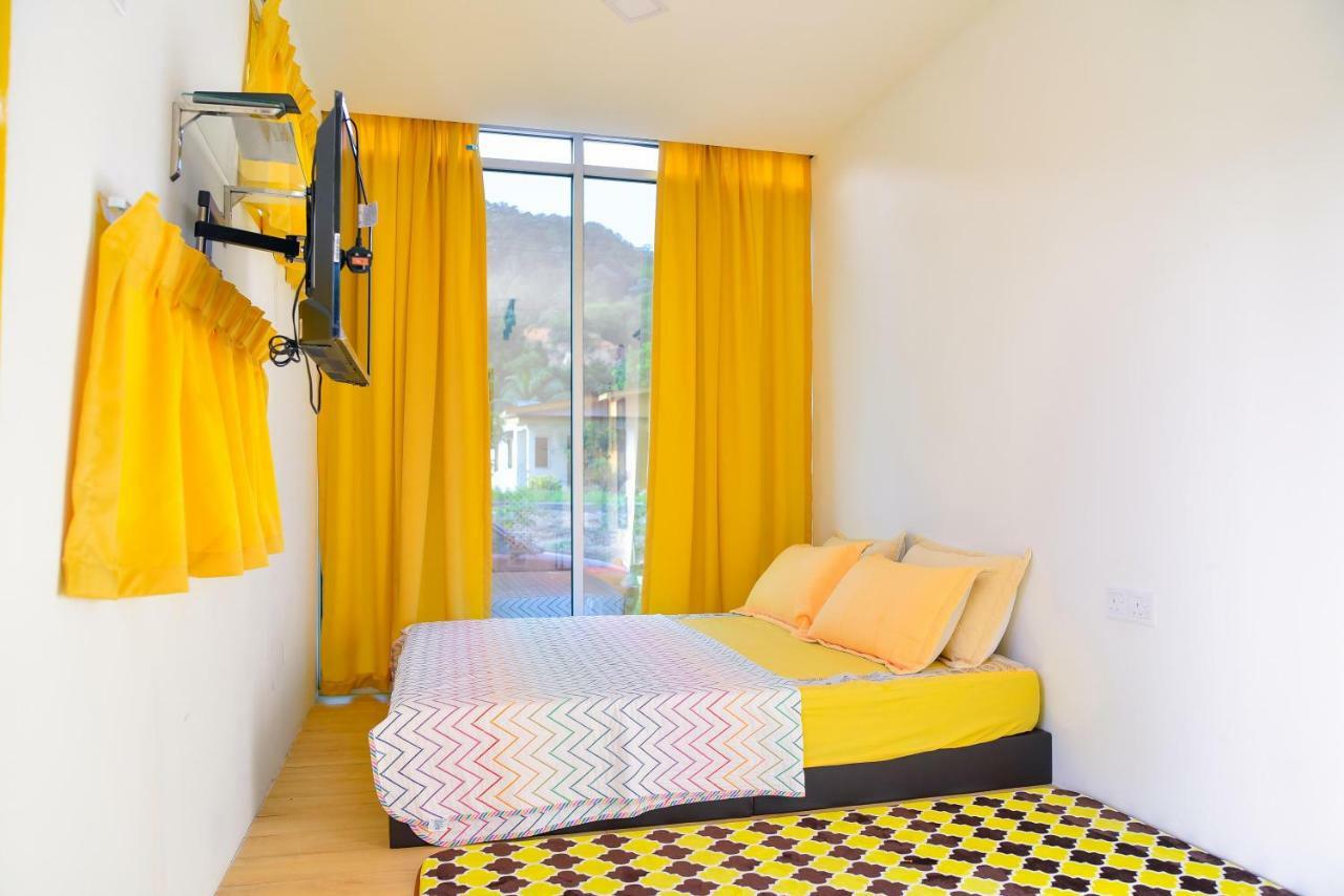 Purple Cube At Lumut Cube Homestay Kontena Ngoại thất bức ảnh